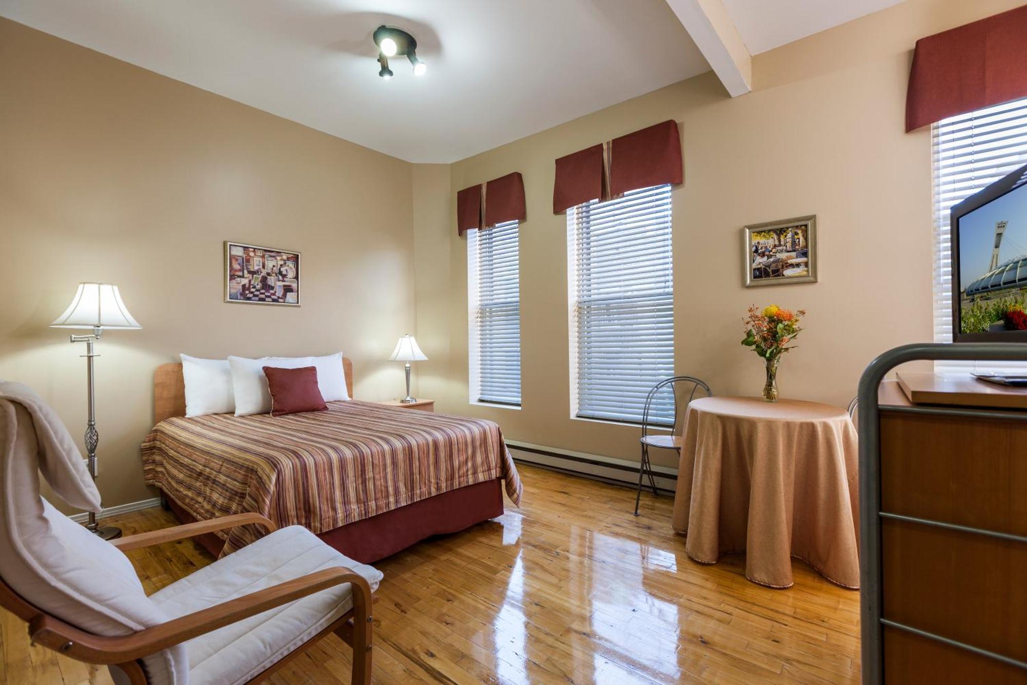 One Double Bed Studio,302747188:JPEG